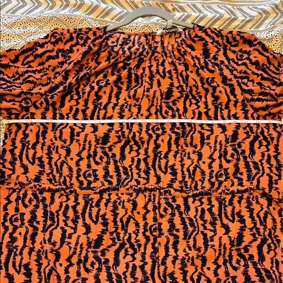 Dress - Picture 4 of 4